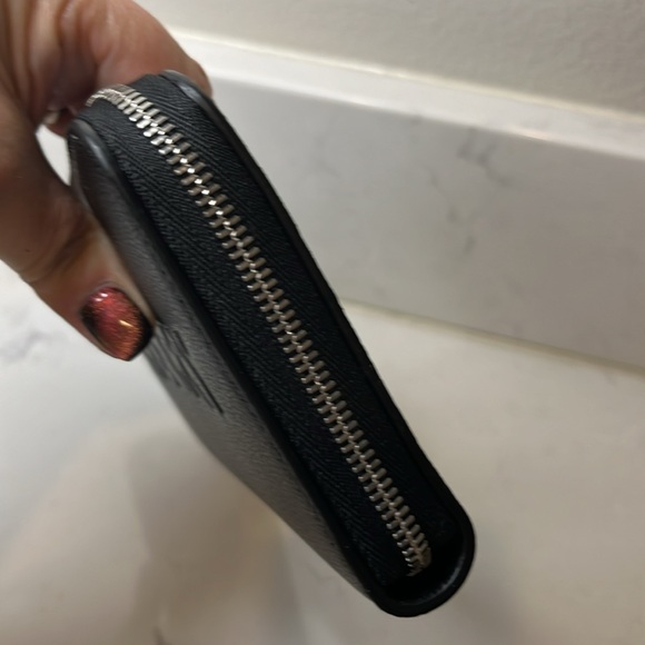 NWT Burberry Black Elmore Leather Zip Around Wallet - Picture 7 of 14